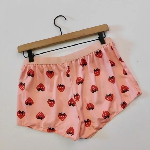 NEW!! STRAWBERRY Print Red Pink Cropped Loungewear Two Piece Set X-Large - Picture 9 of 12